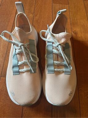 On Running Cloudeasy Sneakers Women's Size 9 Fawn Surf Like New